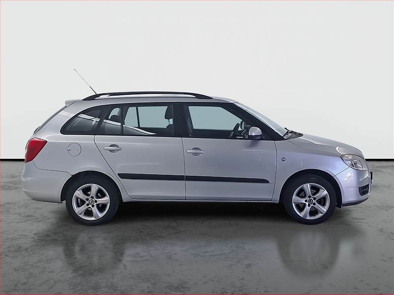 Škoda Fabia (2009) Ambiente 1.4 16V, po STK - fotka 6 z 14