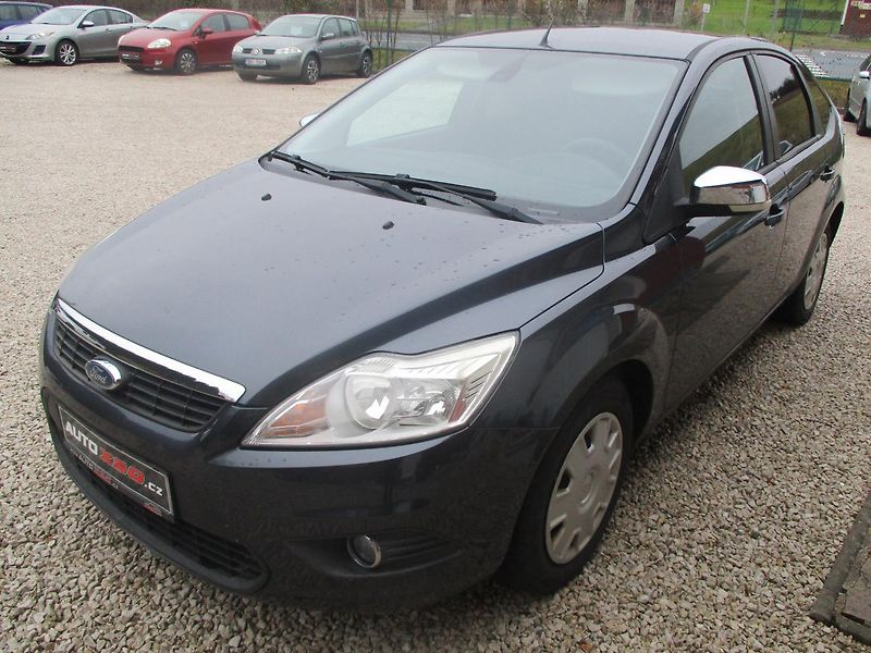 Ford Focus 1.6i DIGI AC - fotka 6 z 27