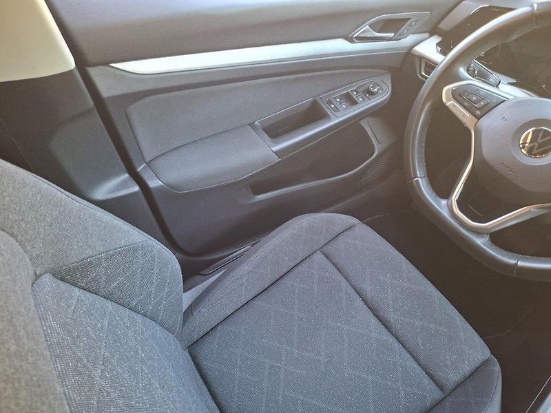 Volkswagen Golf (2021) 2.0TDI 85kW DSG -TAŽ.ZAŘ.-DPH - fotka 12 z 38