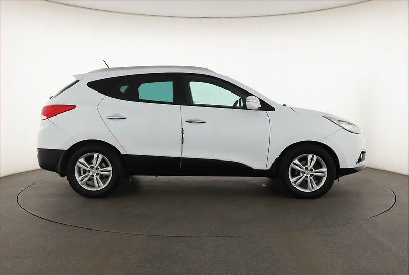 Hyundai ix35 (2011) 2.0 CRDi, 4X4, Automat - fotka 6 z 18