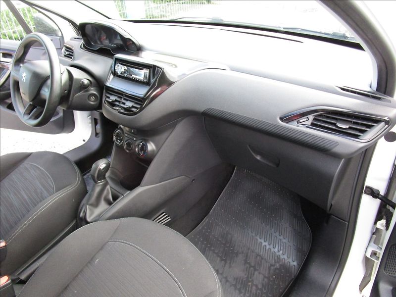 Peugeot 208 1.0i - fotka 16 z 40