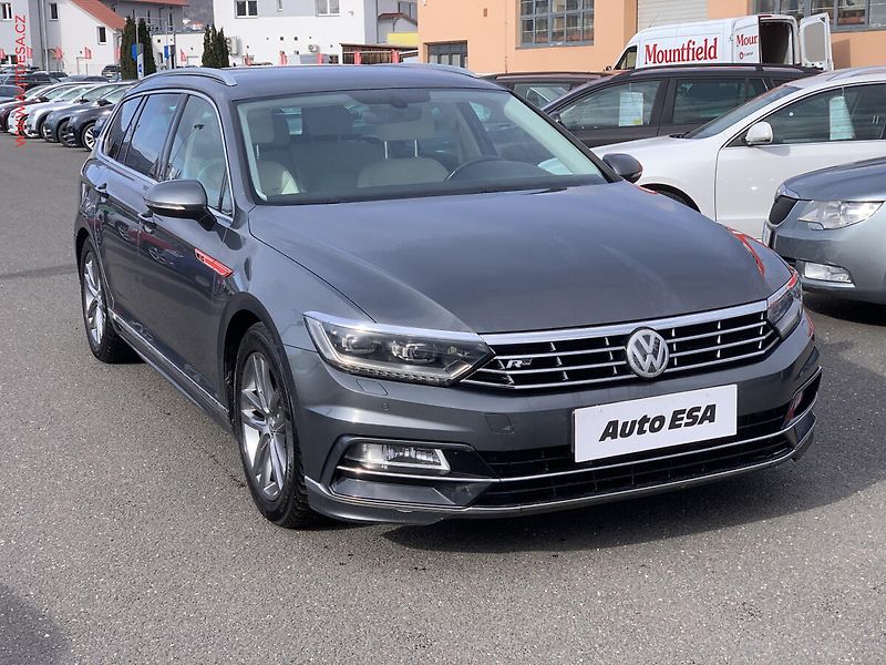 Volkswagen Passat (2015) 2.0 TDi, Highline, LED, navi - fotografie inzerátu