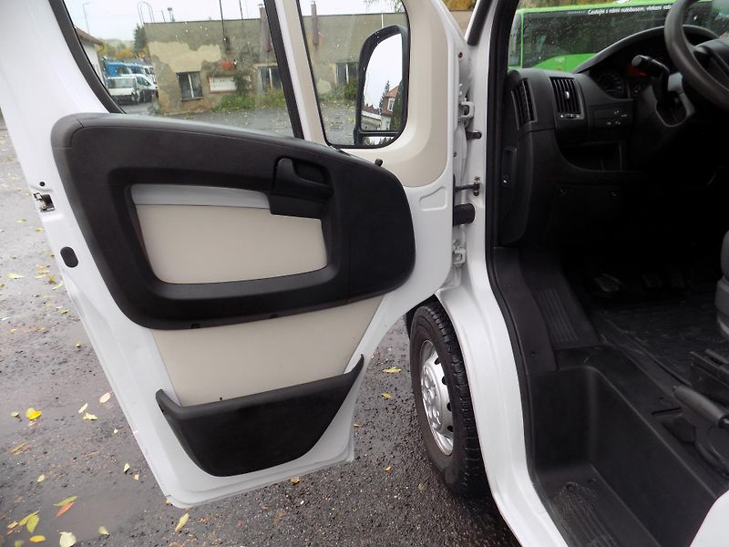 Fiat Ducato (2014) 2,3 96KW 7MÍST VALNÍK  - fotka 11 z 38