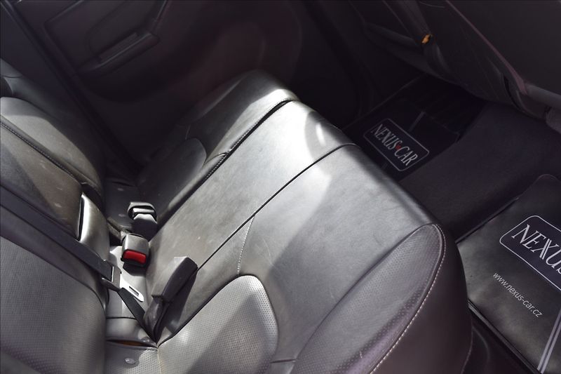 Nissan Navara 3,0 dCi V6 170KW TAŽNÉ 4X4 ALU - fotka 44 z 45