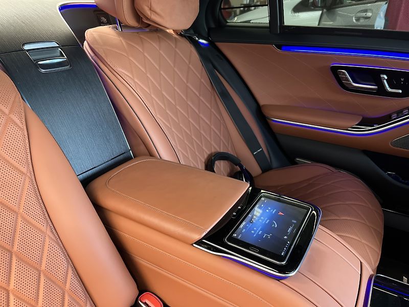 Mercedes-Benz Třídy S 400d 4MATIC L AMG Line Chauffe - fotka 22 z 25