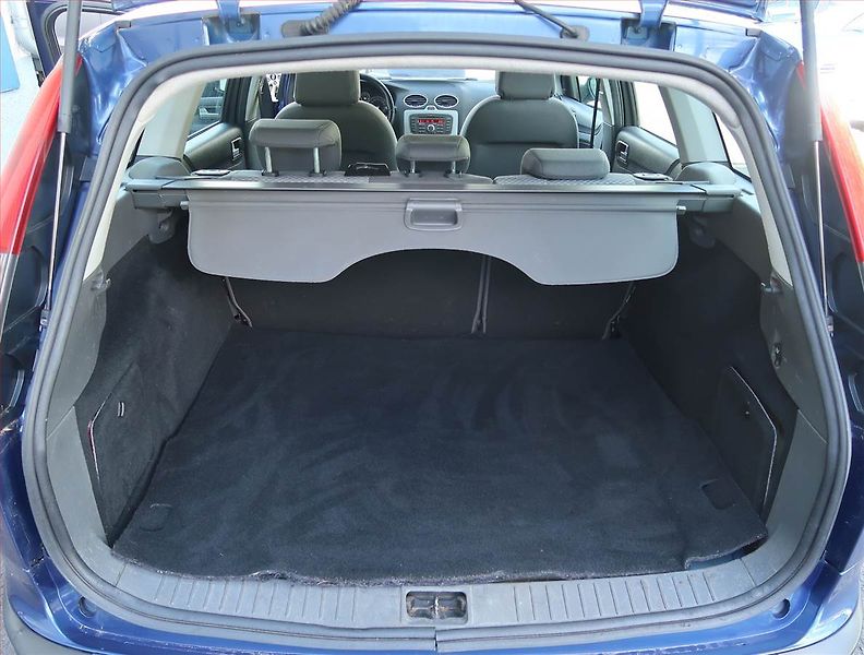 Ford Focus (2008) 1.8 TDCi, po STK, servisované - fotka 13 z 16
