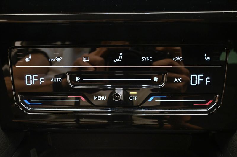 Volkswagen Passat 2,0 TDI 110kW DSG Business Zár - fotka 21 z 32