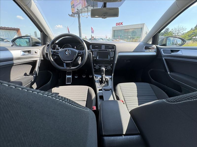 Volkswagen Golf 2,0 TDi 110kW Cup,Navi,Kamera - fotka 9 z 38