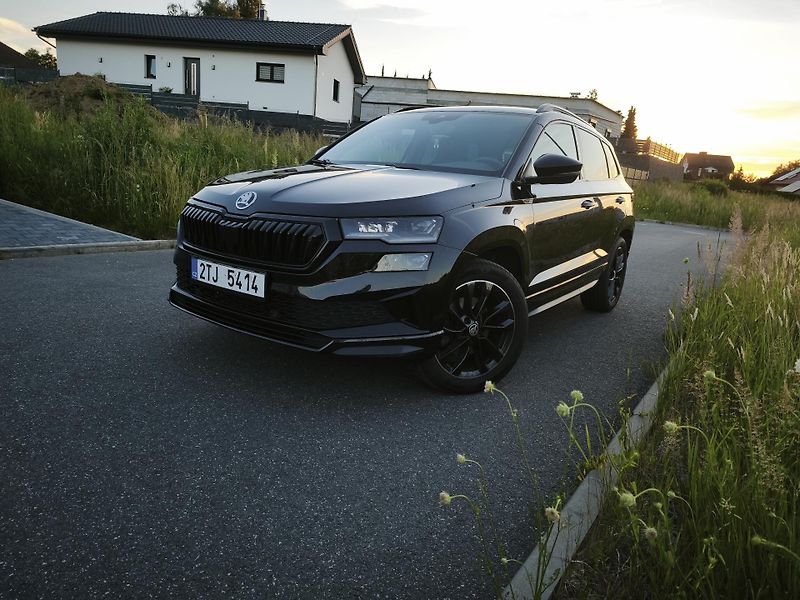 Škoda Karoq (2023) S-line 2.0 TSI 140 kW 4x4 DSG - fotka 3 z 27
