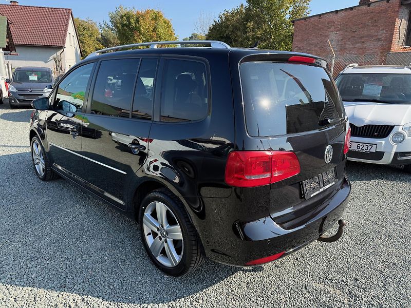 Volkswagen Touran 1.4 TSI HIGHLINE - fotka 4 z 13