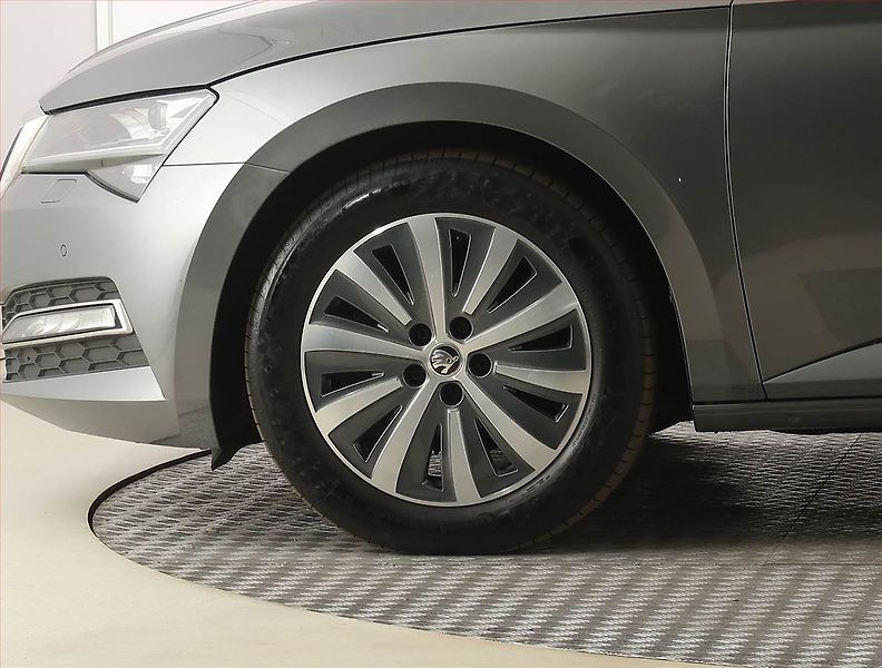 Škoda Superb (2023) Style 2.0 TDI, digi klima - fotka 15 z 29