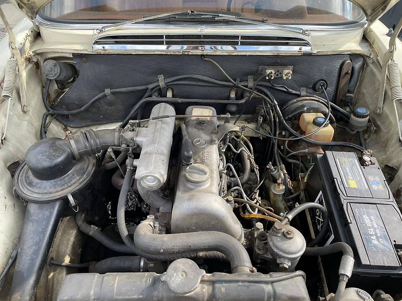Mercedes-Benz Ostatní 2,0 200D - fotka 12 z 17
