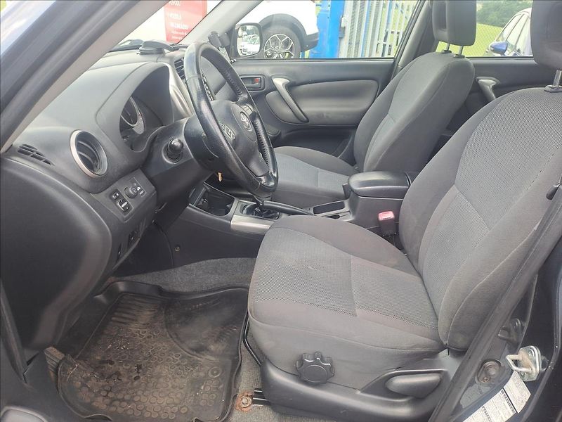 Toyota RAV4 2,0 D-4D 4x4 - fotka 5 z 13
