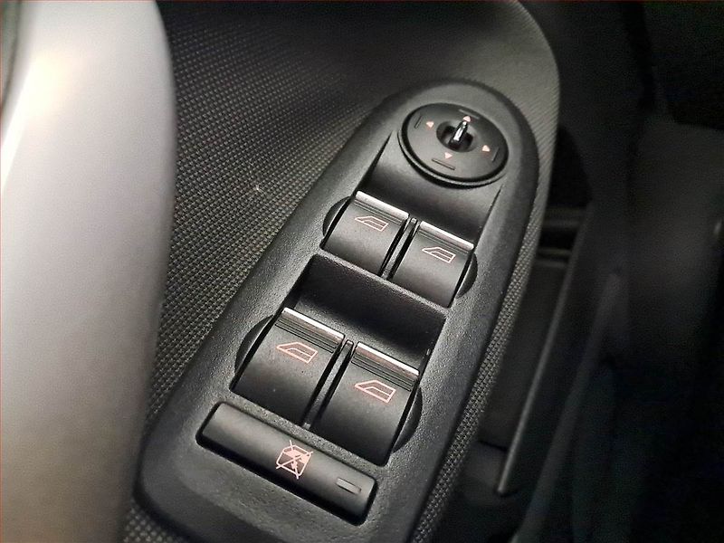 Ford Kuga (2009) 2.0 TDCi, Serv.kniha - fotka 15 z 16