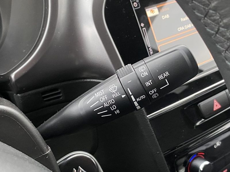Suzuki Vitara 1.4iJET, ČR-1m, 4x4, Premium - fotka 16 z 33