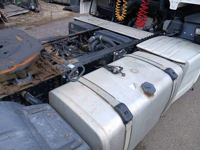 MAN TGX18.460 XXL EURO 6 POŠKOZENÝ - fotka 6 z 19