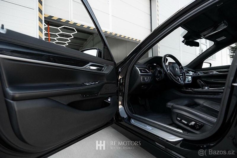 BMW Řada 7 (2020) Řada 7 730d A/T 195kW - fotka 11 z 19