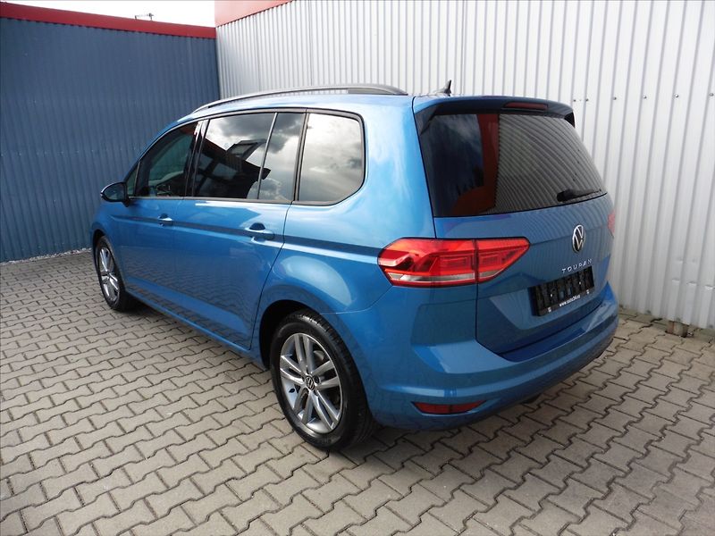 Volkswagen Touran 1,5 TSi Highline Navi - fotka 3 z 18