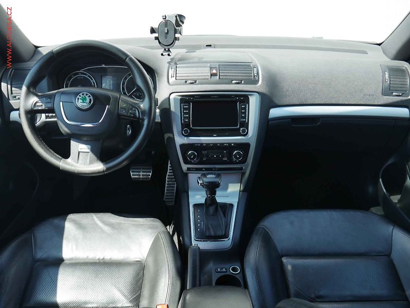 Škoda Octavia (2010) 2.0 TSi, RS, DSG - fotka 8 z 14