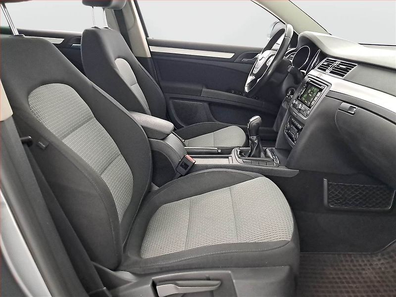 Škoda Superb (2012) Comfort 2.0 TDI, Tempomat - fotka 9 z 15