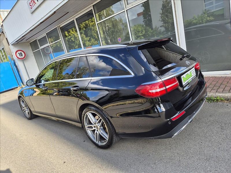 Mercedes-Benz Třídy E 220d*4M*AMG*head-up*webast - fotka 6 z 43