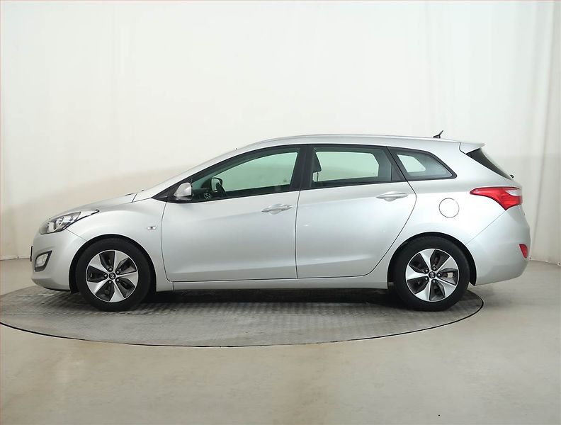 Hyundai i30 (2016) 1.6 GDI, Tempomat - fotka 3 z 13