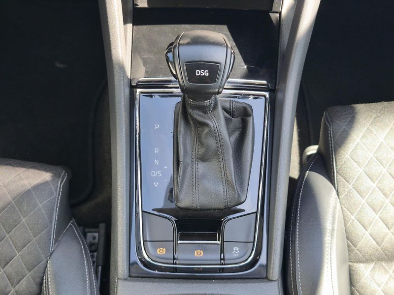 Škoda Karoq 2018 ČR 1.6 TDI DSG STYLE  - fotka 18 z 34