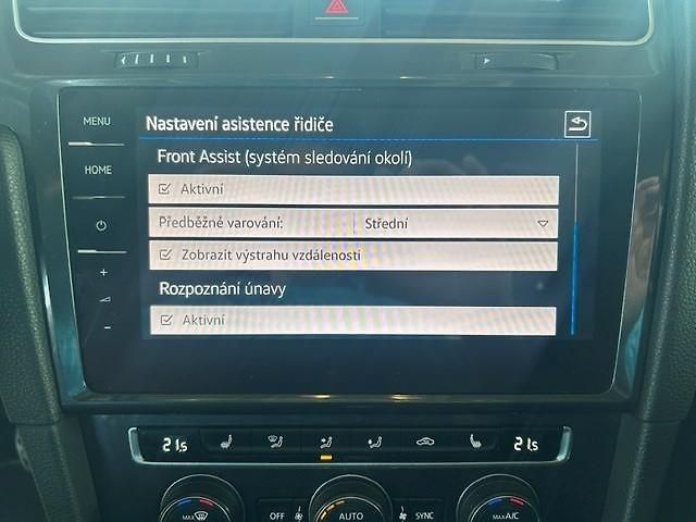 Volkswagen Golf Variant 1,6TDi DSG F1 LED MATRIX NAVI - fotka 42 z 51