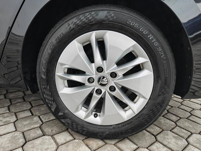 Škoda Octavia Ambition 1,5TSI - fotka 19 z 21