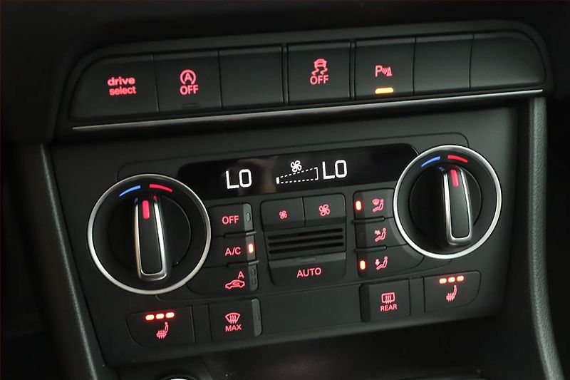 Audi Q3 (2015) 2.0 TDI, 4X4, Navi, Bi-Xenony - fotka 14 z 17