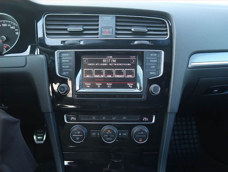 Volkswagen Golf (2014) R-Line 2.0 TDI, Xenony - fotka 12 z 17