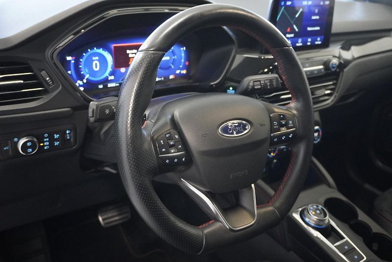 Ford Kuga 2.0 TDCi ST-LINE 4x4 AUTOMAT 8 - fotka 16 z 34