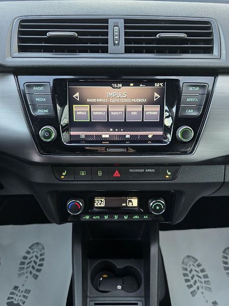 Škoda Fabia 70kW STYLE DIGIKLIMA ČR - fotka 14 z 36