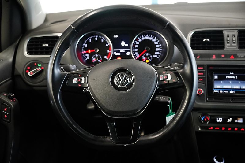 Volkswagen Polo - fotka 17 z 27