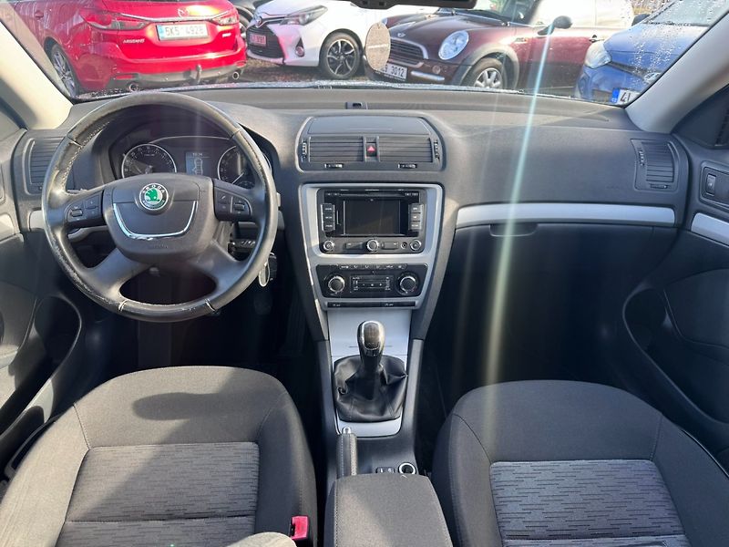 Škoda Octavia (2012) 1,6 TDI 77KW TAŽNÉ SK FACELIFT - fotka 23 z 49
