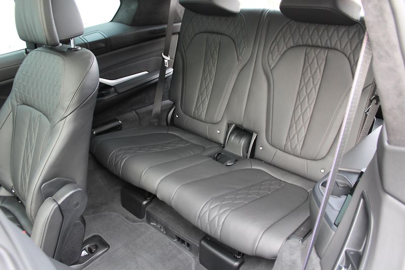 BMW X7 xDrive40d Mpaket CZ - fotka 12 z 26