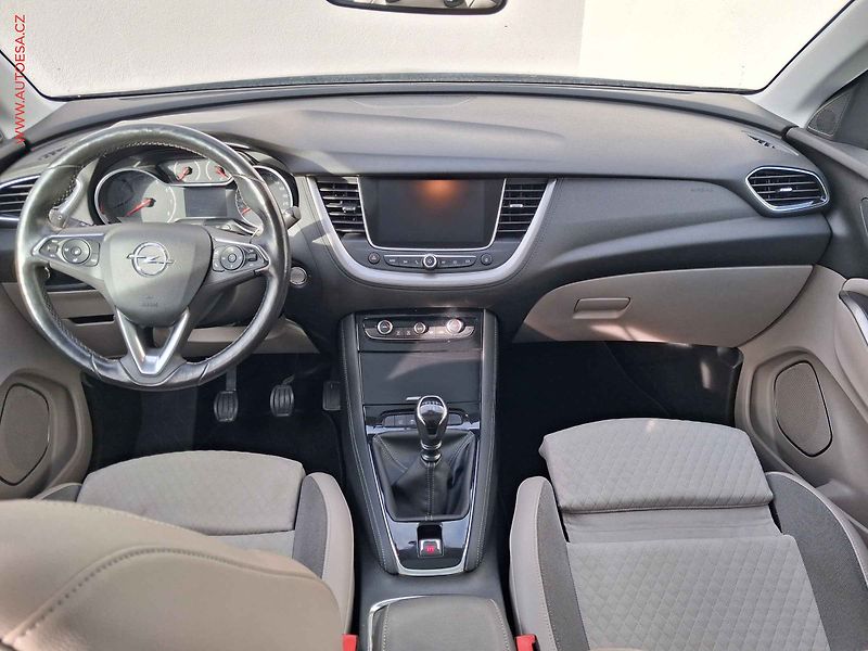 Opel Grandland X (2018) 1.2 T, Innovation, LED, panor - fotka 8 z 19