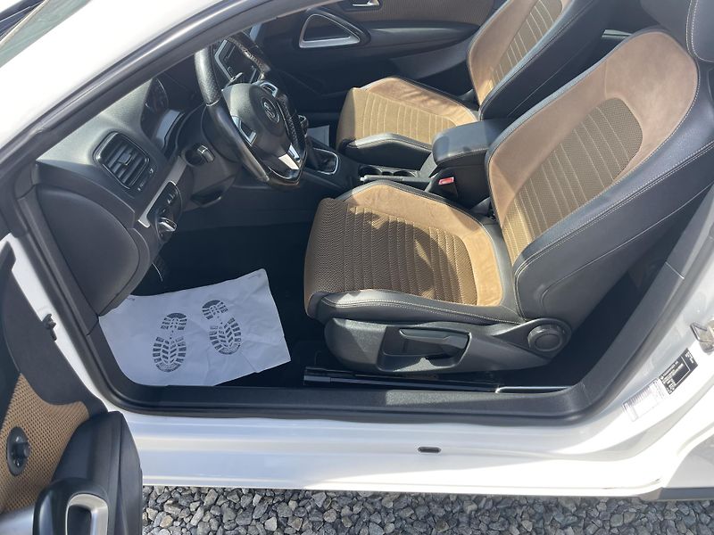 Volkswagen Scirocco 1.4TSi 125PS SPORT EDITION TOP - fotka 95 z 178