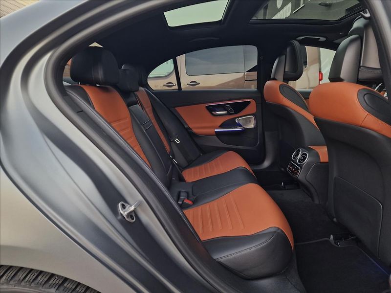 Mercedes-Benz Třídy C C300 AMG 4MATIC,ČR,1.Majitel - fotka 15 z 48