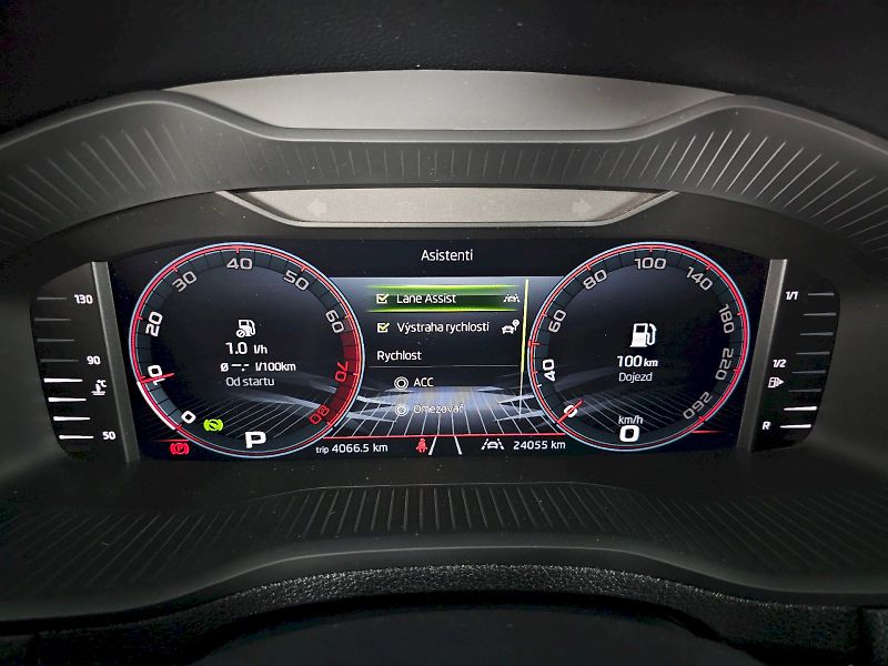 Škoda Karoq (2025) 1.5TSI 110kW DSG SPORTLINE TAŽ - fotka 13 z 33