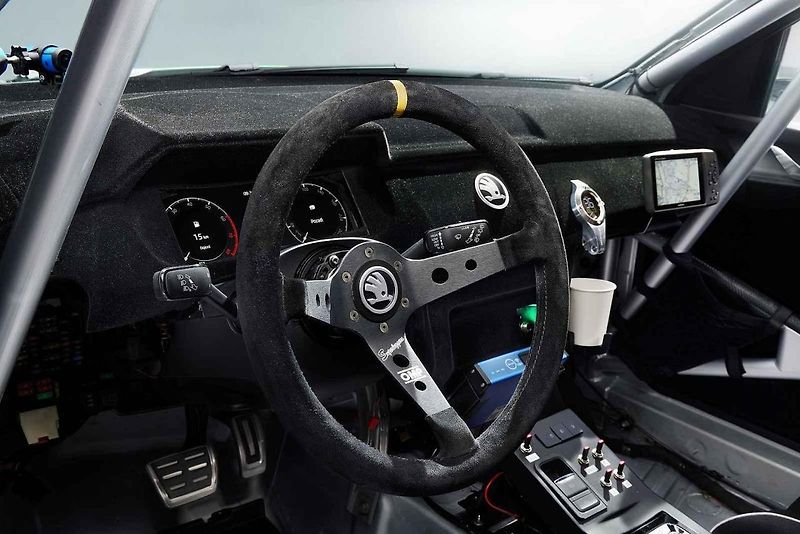 Na tomto autě studenti učiliště Škody Auto pracovali dva roky