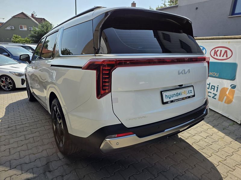 Kia Carnival (2024) 1.6-HEV-AUTOMAT-6+3MÍSTA - fotka 11 z 34