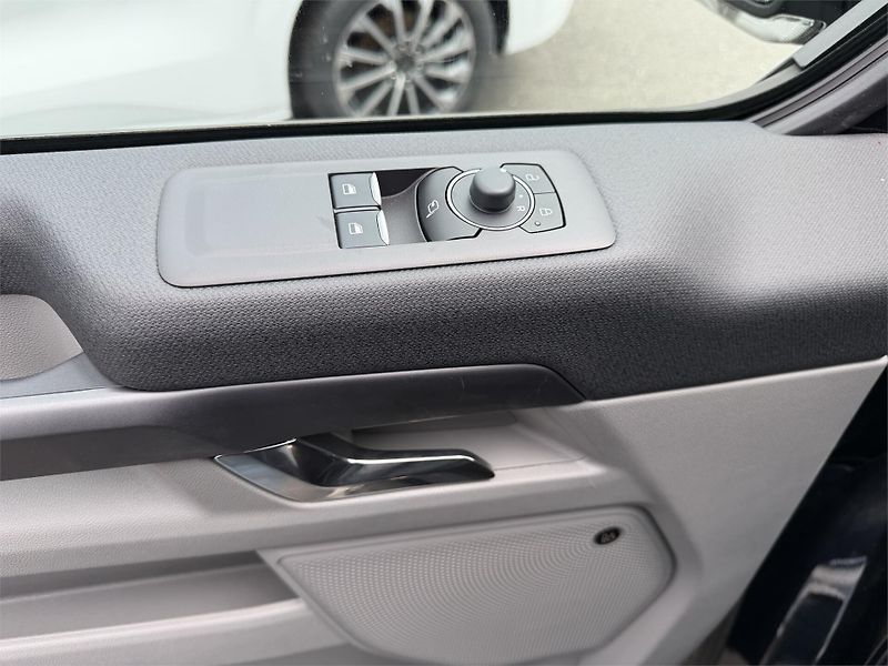 Ford Tourneo Custom (2025) Titanium X L2, Tourneo, 2.5 Du - fotka 17 z 22