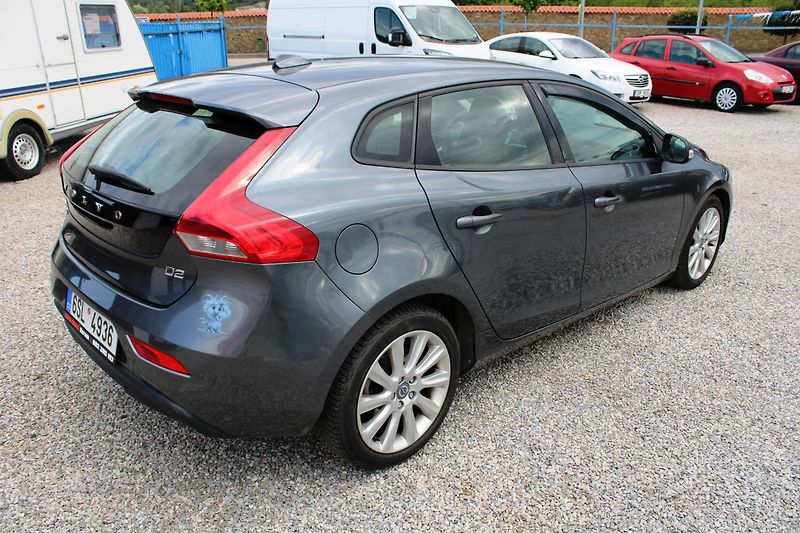 Volvo V40 (2012) 1,6D2 KLIMA TEMPOMAT EL.OKNA - fotka 7 z 16