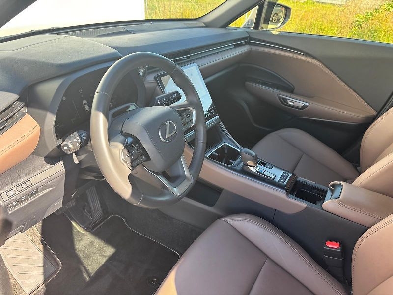 Lexus LBX 1.5 HSD e-CVT Elegant Tech - fotka 11 z 26