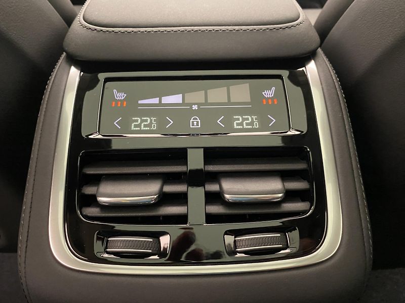 Volvo XC90 (2026) T8 AWD Plug-in DARK PLUS 7m - fotka 66 z 67