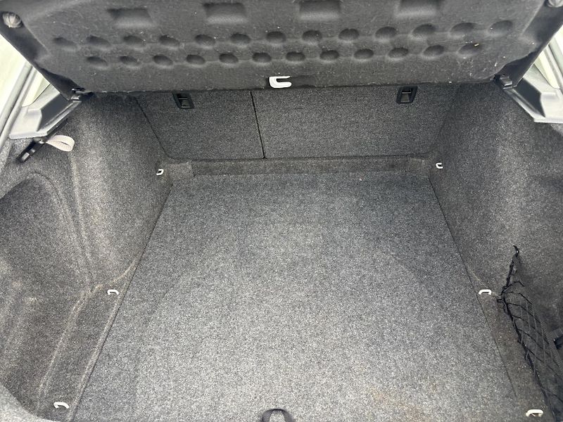 Škoda Octavia (2011) 1.6TDI, 77kW, ČR - fotka 14 z 15