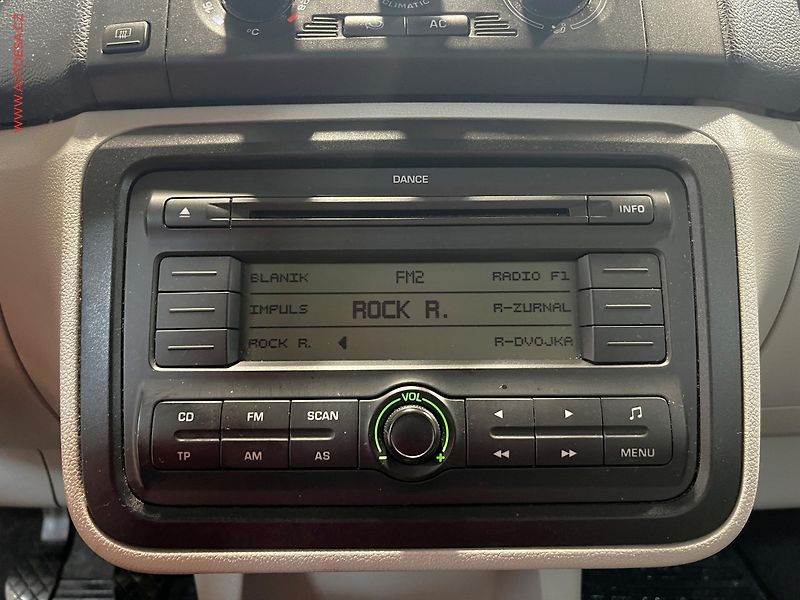 Škoda Roomster (2008) 1.2 12V, ČR, AC - fotka 11 z 13