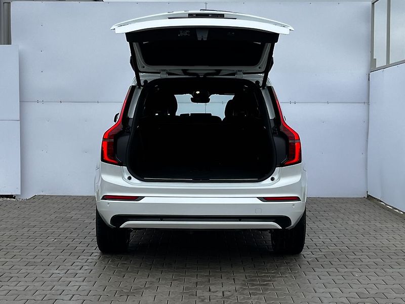 Volvo XC90 Plus Dark T8 AWD 335kW - fotka 7 z 31