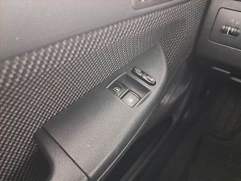 Škoda Fabia (2005) 1.2 12V, Tažné, jezdí výborně - fotka 15 z 15
